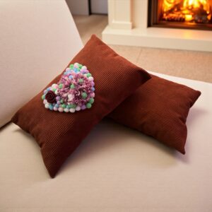 Deux coussins velours côtelé cœur